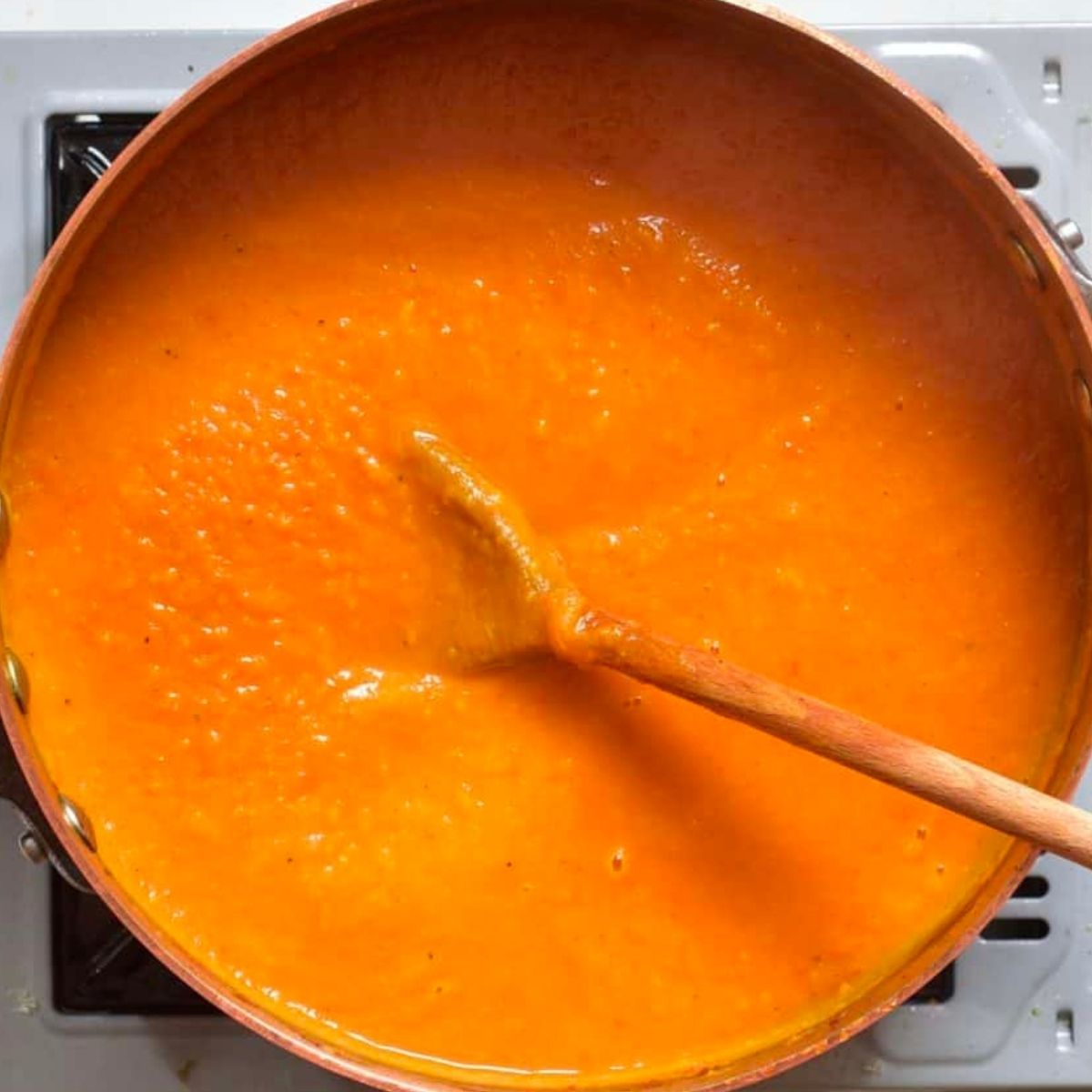 Cozy Fall Turmeric Ginger Pumpkin Soup: Creamy & Comforting